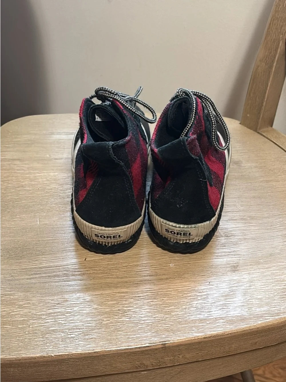 Sorel Out N About Boots Women Size 8.5 Black Red Buffalo Plaid Wool Rubber (A-6)